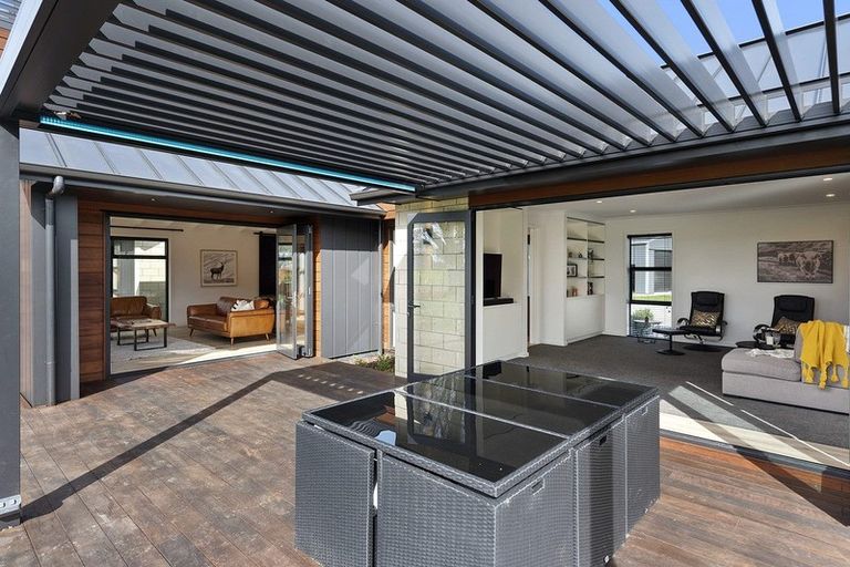 Photo of property in 9 South Oaks Close, Pukemoremore, Cambridge, 3493