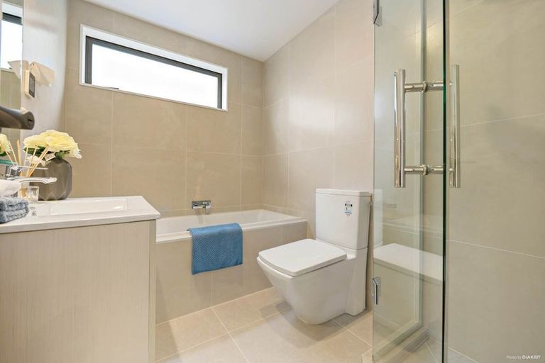 Photo of property in 6 Koropiko Lane, Flat Bush, Auckland, 2019