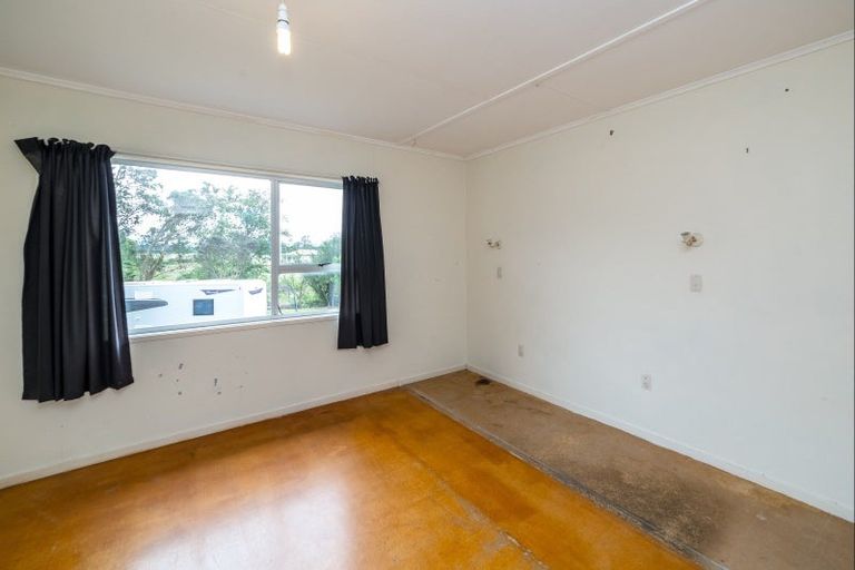 Photo of property in 16 Hickson Street, Featherston, 5710
