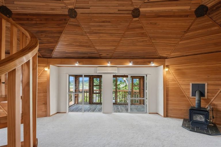 Photo of property in 272 Sturges Road, Henderson, Auckland, 0612