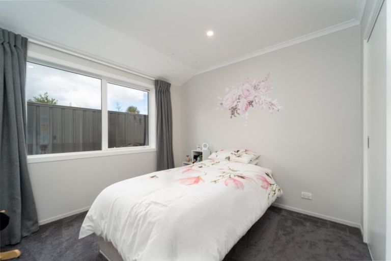 Photo of property in 2 James Kidd Place, Greytown, 5712