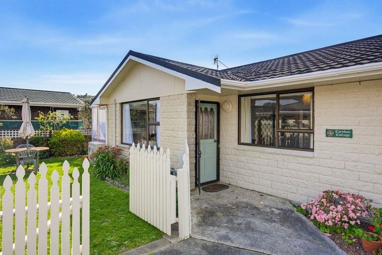 Photo of property in 43 Belvedere Avenue, Waikanae, 5036