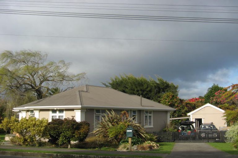 Photo of property in 1 Gordon Place, Levin, 5510