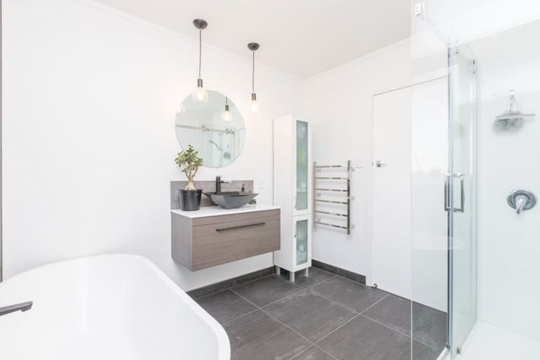 Photo of property in 24 Macdonald Road, Glenview, Hamilton, 3206