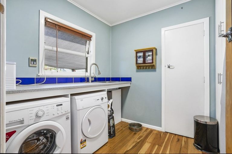 Photo of property in 1 Seifert Street, Forest Lake, Hamilton, 3200