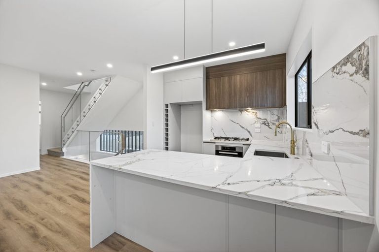 Photo of property in 27 Jandell Crescent, Bucklands Beach, Auckland, 2014