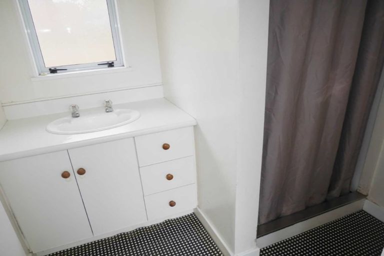 Photo of property in 33a Matai Road, Stanmore Bay, Whangaparaoa, 0932