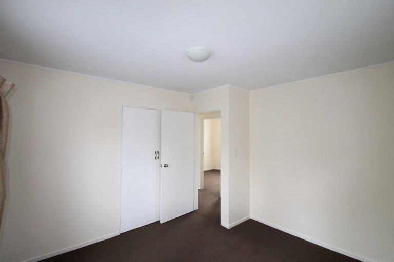 Photo of property in 22 Essex Street, Te Atatu South, Auckland, 0610