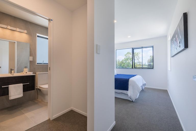 Photo of property in 72 Craigs Way, Hobsonville, Auckland, 0616