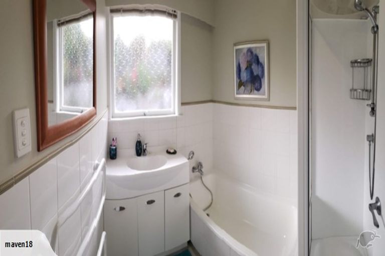 Photo of property in 88 Chivalry Road, Glenfield, Auckland, 0629