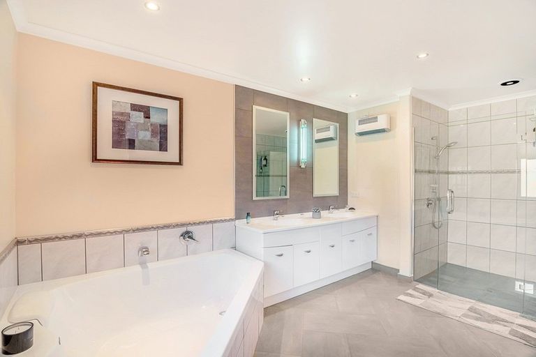 Photo of property in 21 Pisa Moorings Road, Mount Pisa, Cromwell, 9383