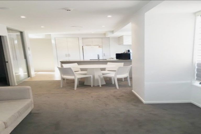 Photo of property in 2 White Road, Manurewa, Auckland, 2102