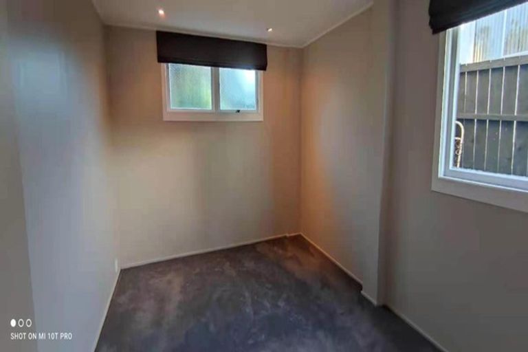Photo of property in 1/133 Carlisle Road, Northcross, Auckland, 0632