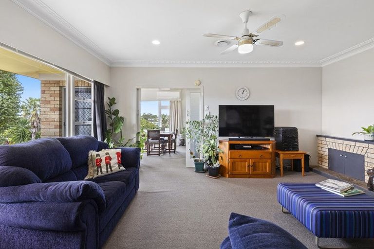 Photo of property in 18 George Arthur Place, Pukekohe, 2120