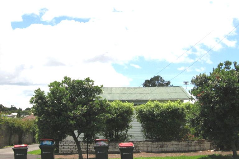 Photo of property in 37 Holly Street, Avondale, Auckland, 1026