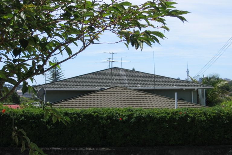 Photo of property in 2/16 Lloyd Avenue, Mount Albert, Auckland, 1025