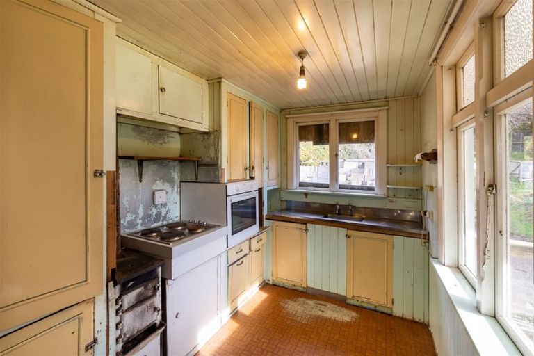 Photo of property in 23 Port Hills Road, Heathcote Valley, Christchurch, 8022