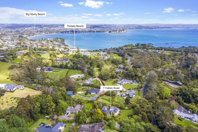 Photo of property in 7 Hobbs Road, Matakatia, Whangaparaoa, 0930
