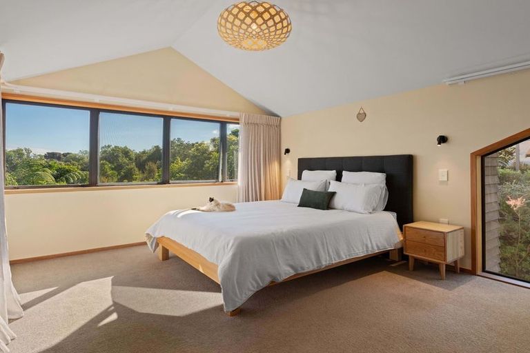 Photo of property in 8 Whakamoenga Point, Acacia Bay, Taupo, 3385