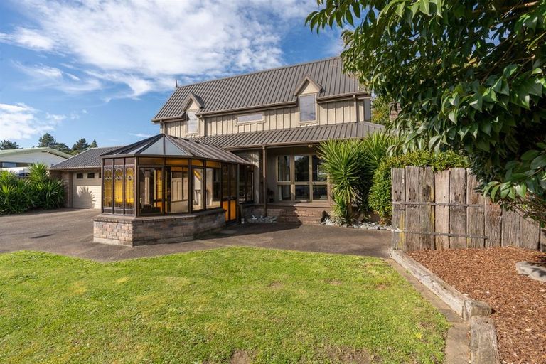 Photo of property in 92 Glen Lynne Avenue, Queenwood, Hamilton, 3210