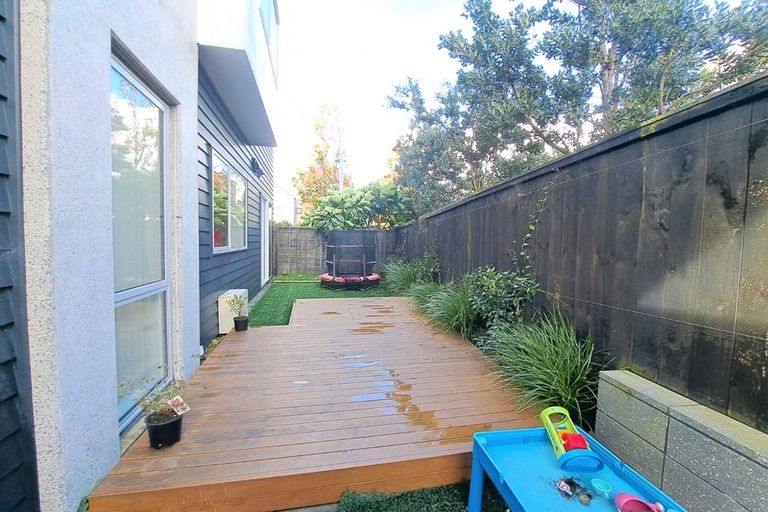 Photo of property in 1/110 Hobsonville Point Road, Hobsonville, Auckland, 0616