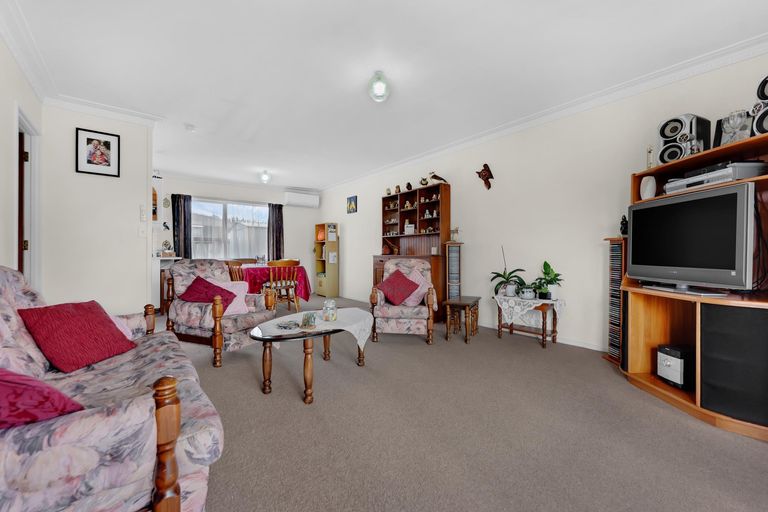 Photo of property in 2/10 Duke Street, Papakura, 2110