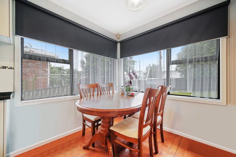 Photo of property in 6 Cobham Crescent, Kelston, Auckland, 0602