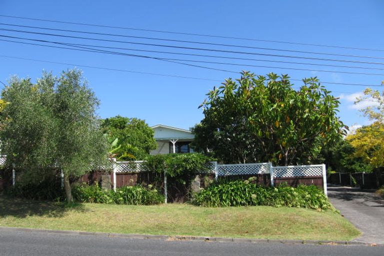 Photo of property in 1/40 County Road, Torbay, Auckland, 0630