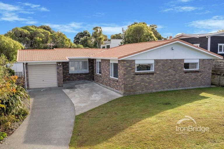 Photo of property in 2 Whitehouse Road, Titahi Bay, Porirua, 5022