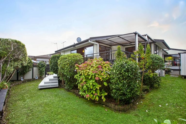Photo of property in 18 Deanna Drive, West Harbour, Auckland, 0618