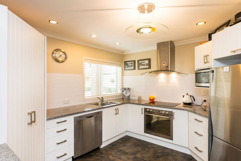 Photo of property in 3 Alma Place, Milson, Palmerston North, 4414