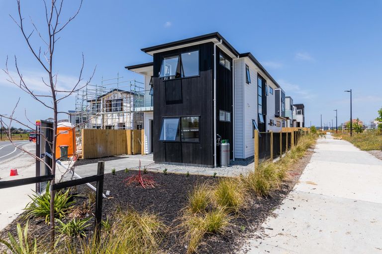 Photo of property in 72 Craigs Way, Hobsonville, Auckland, 0616