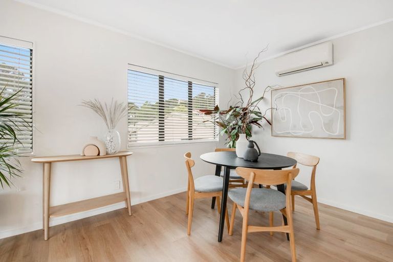 Photo of property in 11 Randal Place, Bayview, Auckland, 0629