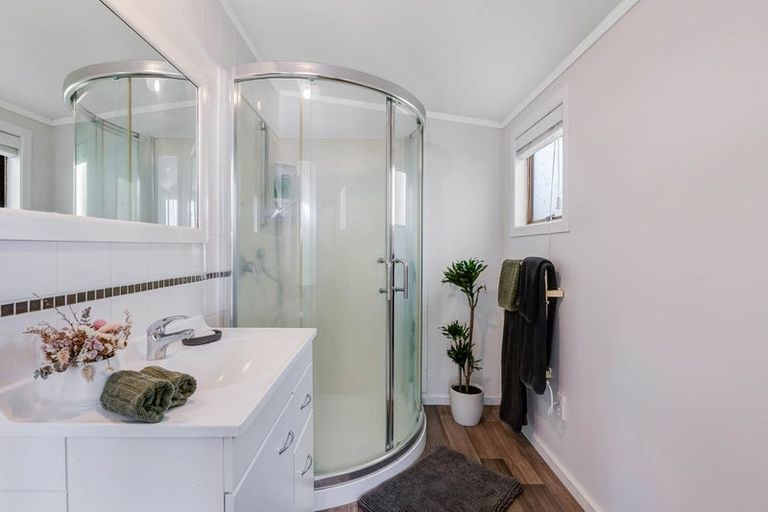 Photo of property in 30 Foster Crescent, Snells Beach, 0920