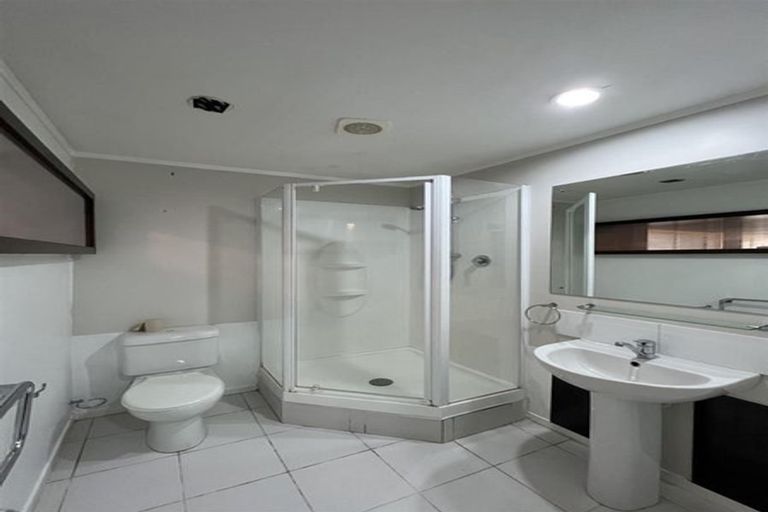 Photo of property in 35 Widmore Drive, Massey, Auckland, 0614