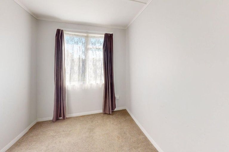 Photo of property in 33 Holland Crescent, Bulls, 4818