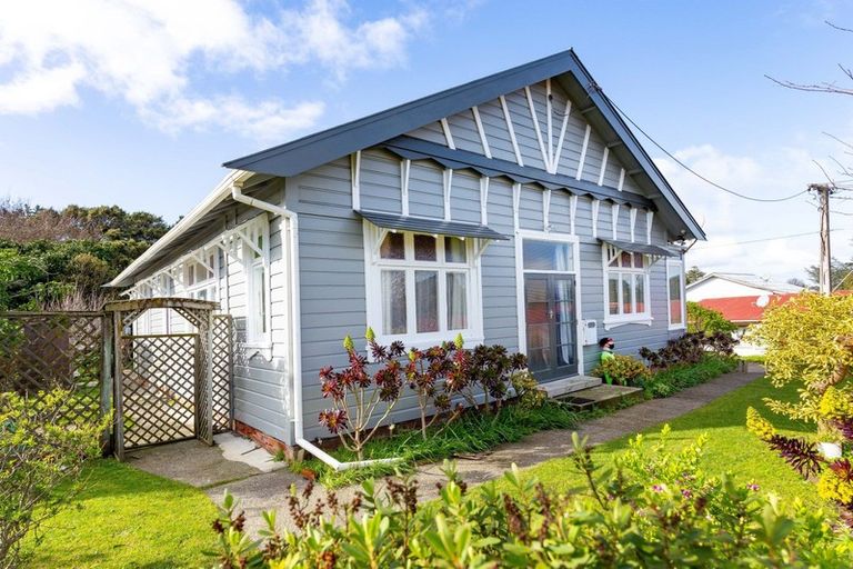 Photo of property in 22 Gonville Avenue, Gonville, Whanganui, 4501