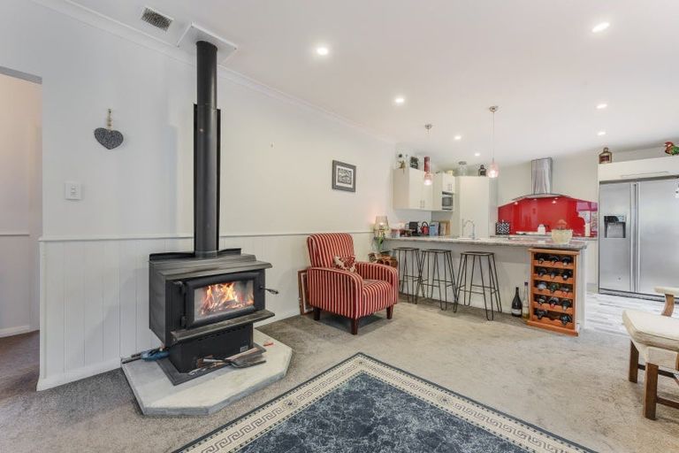 Photo of property in 48 Devon Street, Picton, 7220