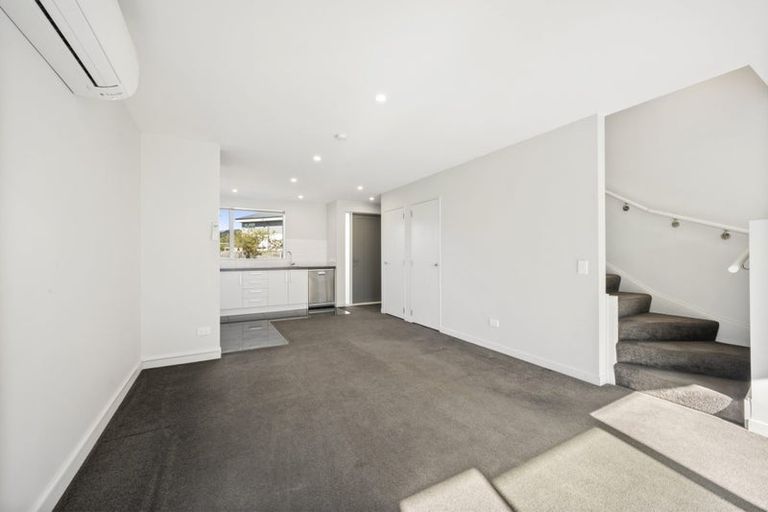 Photo of property in 10/2 Stone Street, Miramar, Wellington, 6022