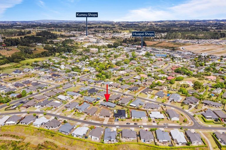 Photo of property in 14 Malbec Place, Huapai, Kumeu, 0810