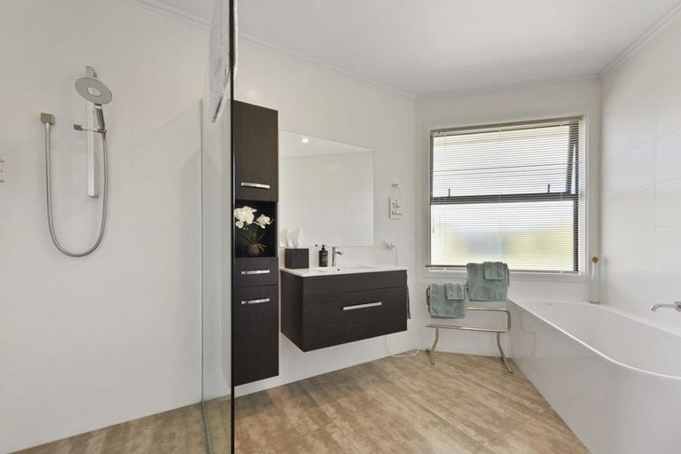 Photo of property in 6 Westmere Drive, Tasman, Upper Moutere, 7173