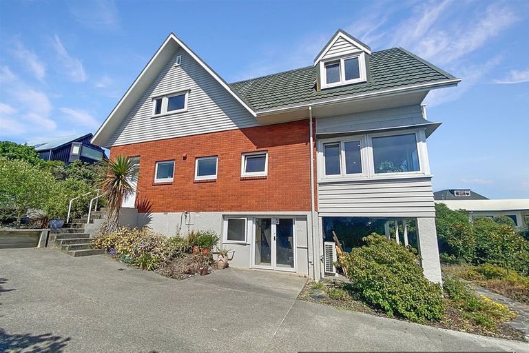 Photo of property in 27 Belleview Terrace, Mount Pleasant, Christchurch, 8081