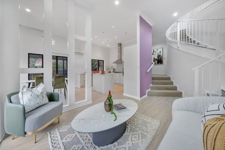 Photo of property in 29 Midhurst Avenue, Henderson, Auckland, 0612