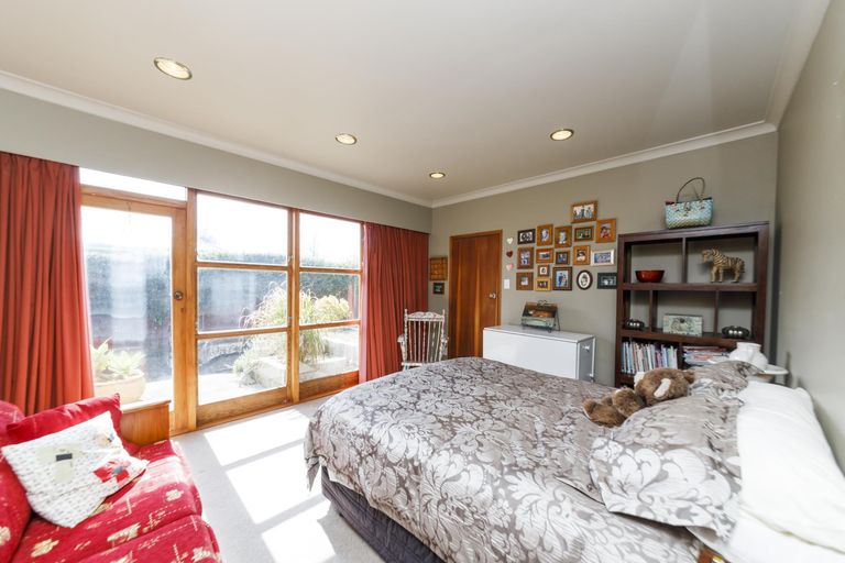 Photo of property in 38 Winston Avenue, Hokowhitu, Palmerston North, 4410