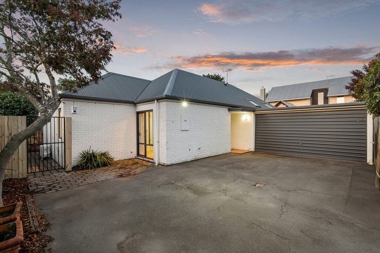 Photo of property in 2/56 Kotare Street, Fendalton, Christchurch, 8041