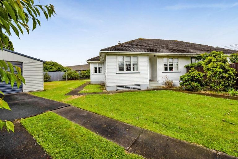 Photo of property in 13 Douglas Street, Hawera, 4610