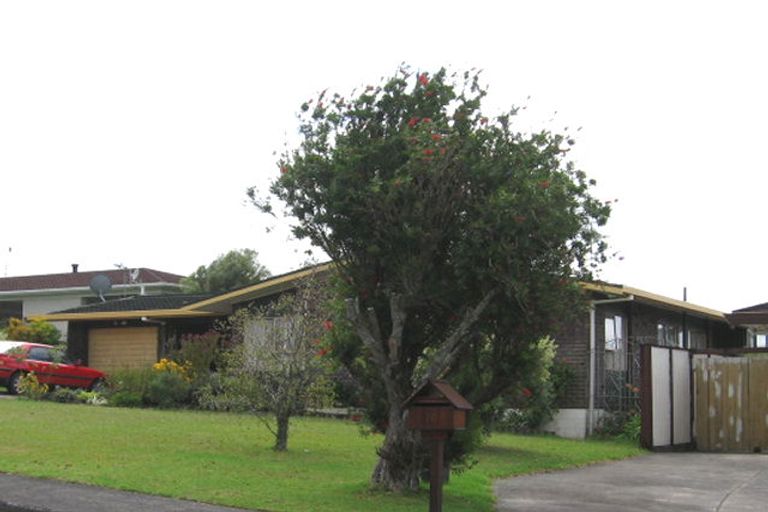 Photo of property in 8 Tatyana Place, Massey, Auckland, 0614