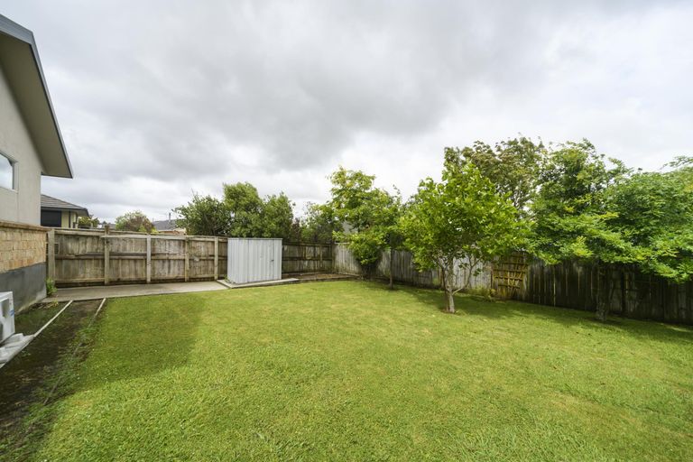 Photo of property in 21 Johnstone Drive, Fitzherbert, Palmerston North, 4410