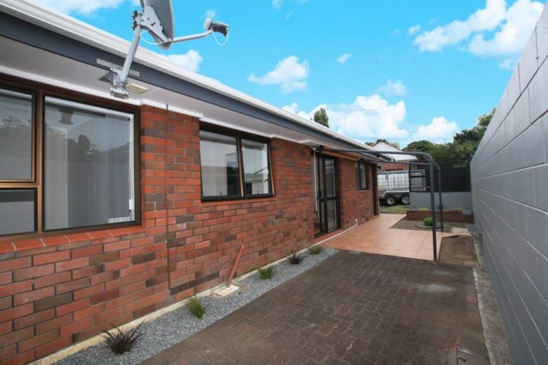Photo of property in 2/11 Taharoto Road, Takapuna, Auckland, 0622