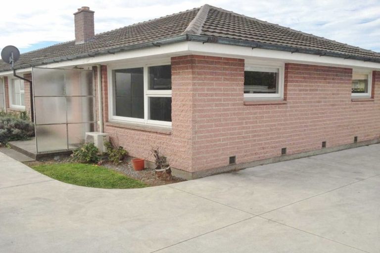 Photo of property in 2/11 Maxwell Street, Riccarton, Christchurch, 8041